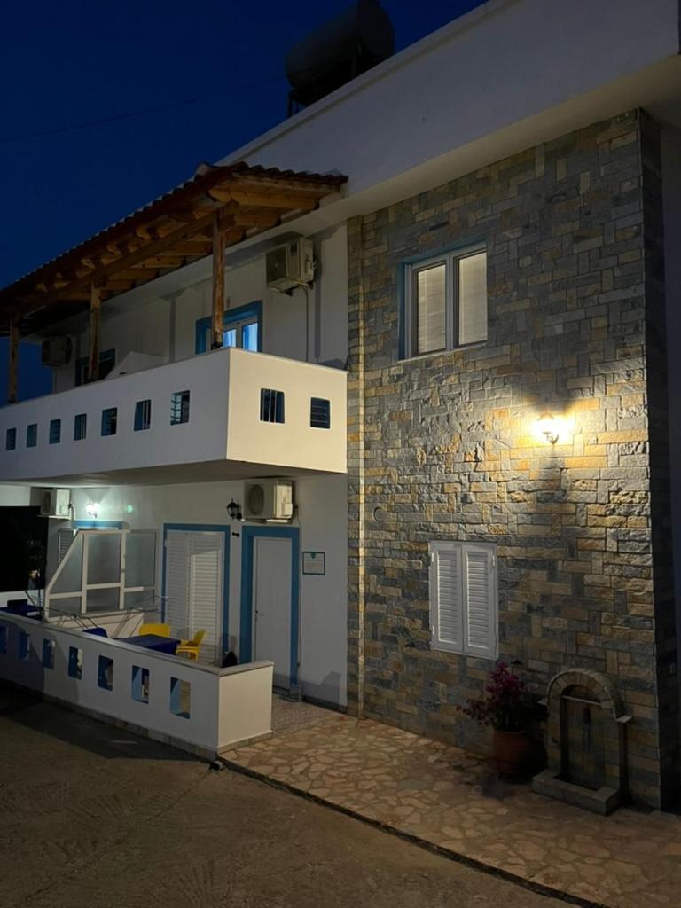 Gregory'S Apartments Ксамил Экстерьер фото
